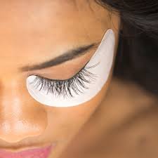 Eyelash Beauty Guide: Fuller Lashes, Stunning Eyes & Effortless Glam