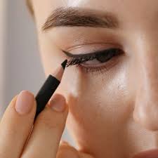Kajal Beauty Guide: Timeless Eye Makeup for Bold & Beautiful Eyes